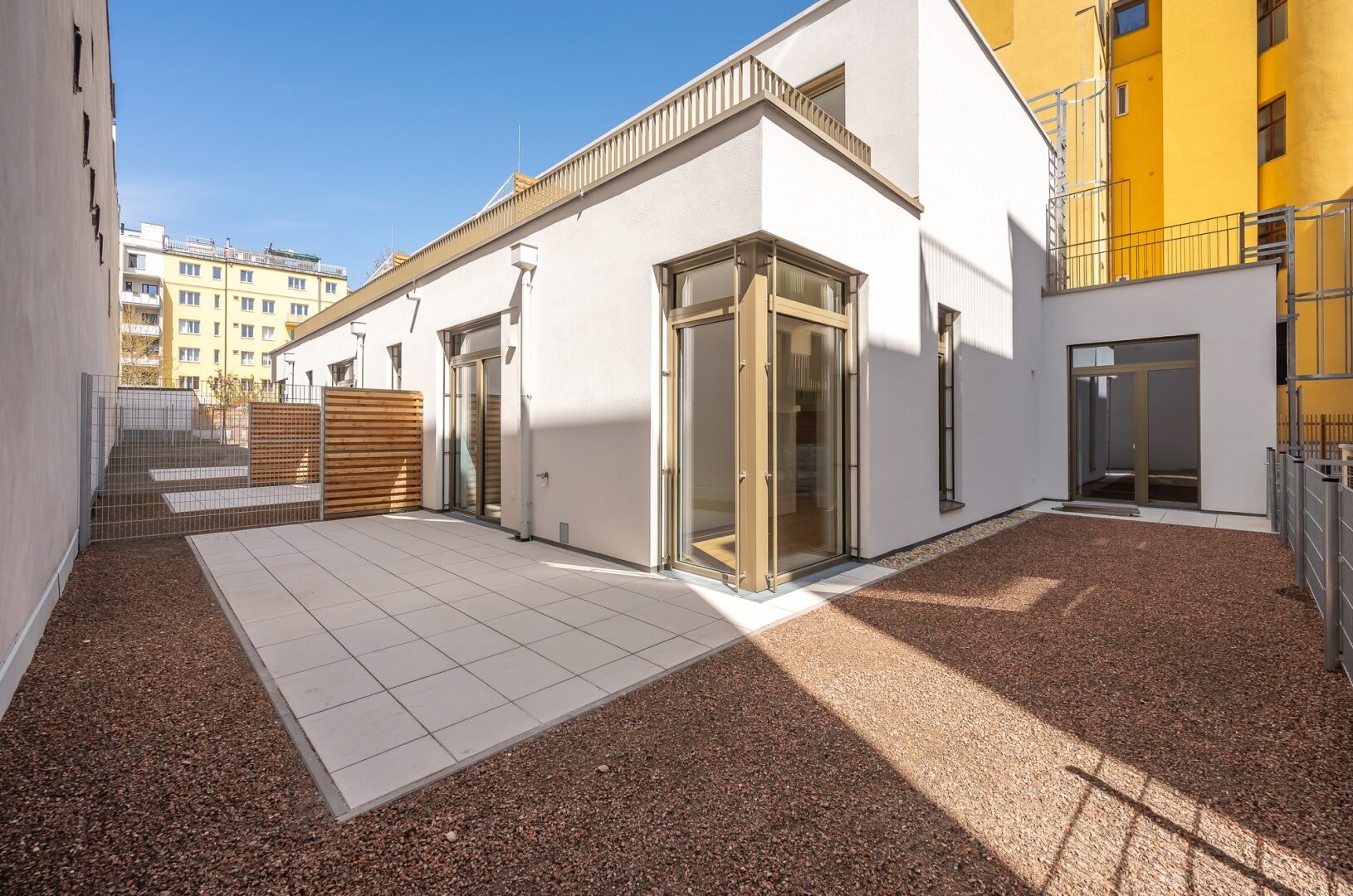 LILIE: (T)Raumgenuss im Innenhof mit 4 Terrassen & 80 m² Gartenfläche