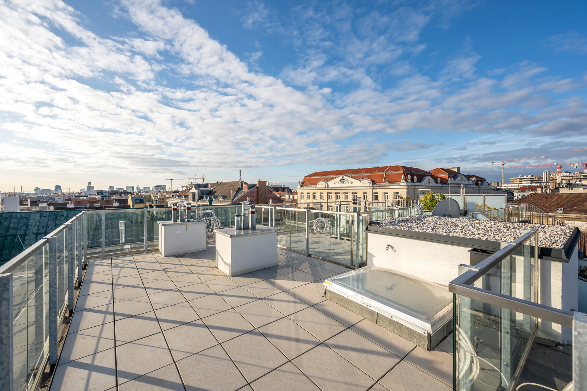 Für Design-Poeten: exklusives Penthouse mit XL-Dachterrasse & erstklassiger Architektur