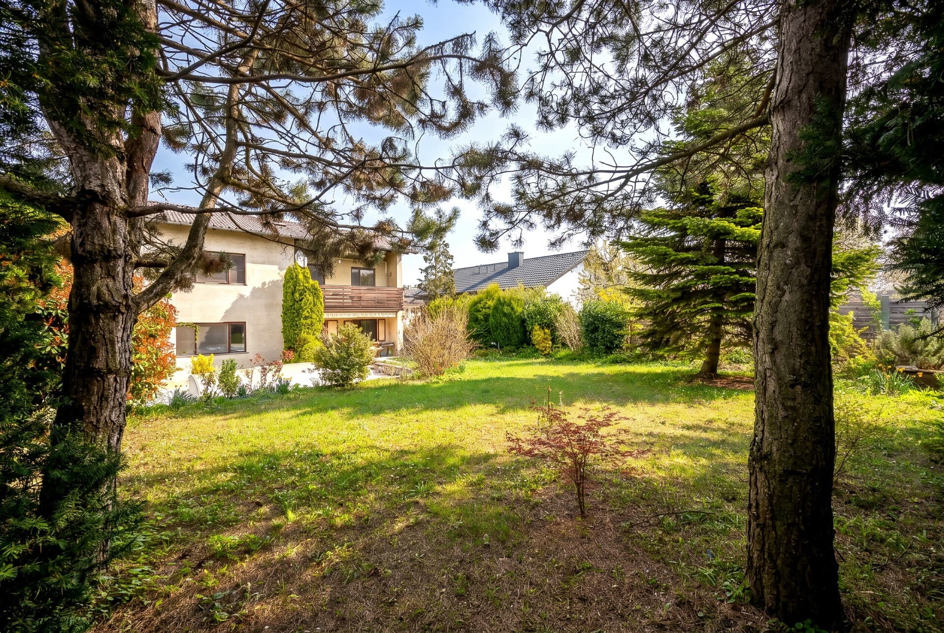 Geheimtipp: Einfamilienhaus mit großem Garten, Pool & viel Potenzial