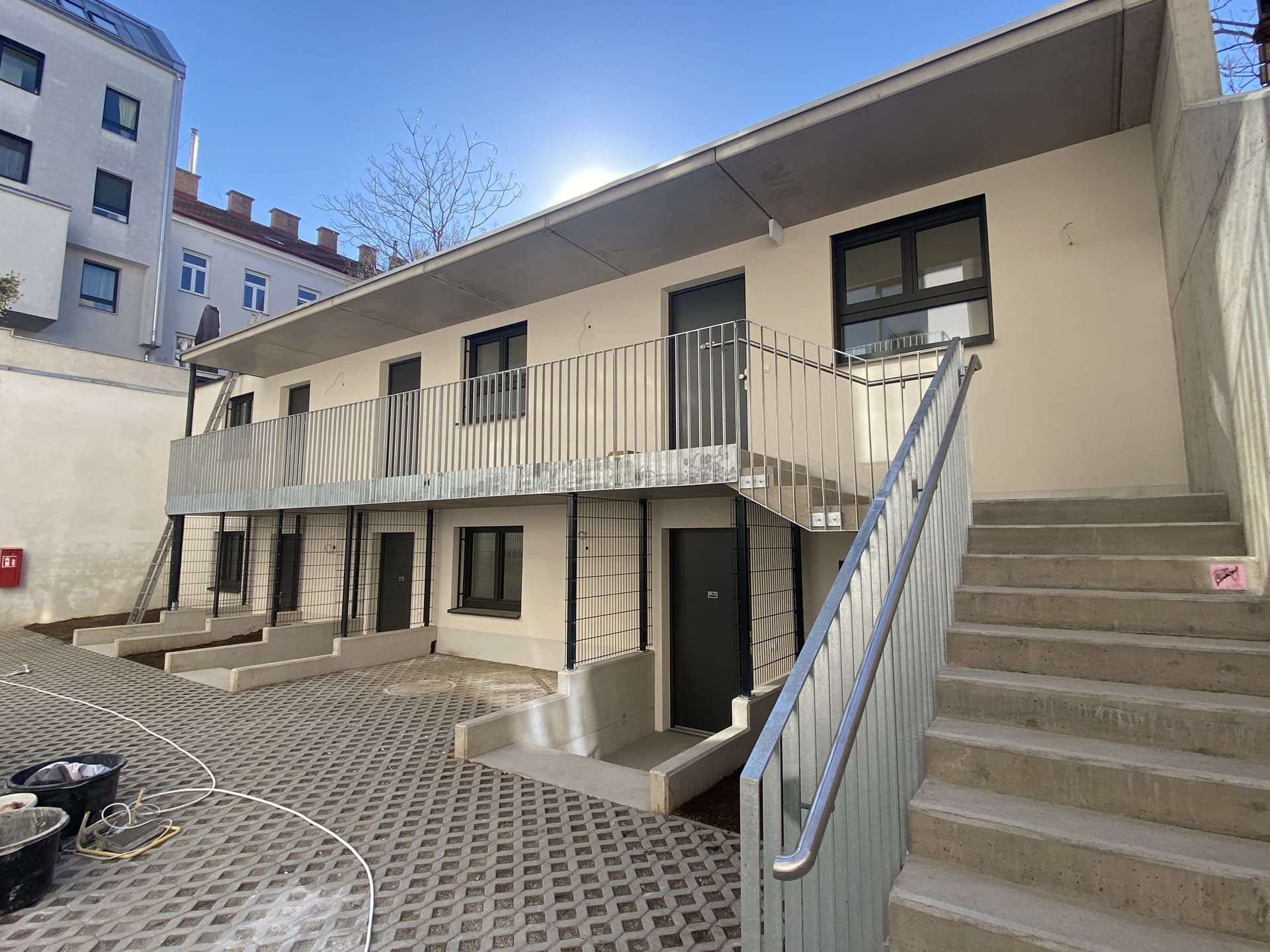 Hinterhofliebe - exklusive 1-Zimmer Garconnieren im ruhigen Innenhof